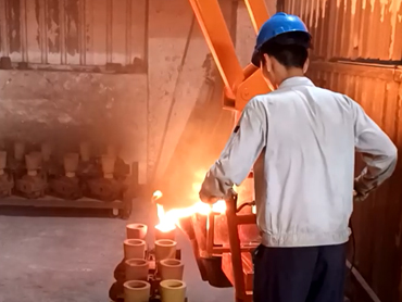 Hvernig vinnur hydraulic casting manipulator