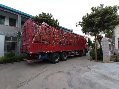 Hleðsla manipulator er lokið og tilbúinn fyrir afhendingu.